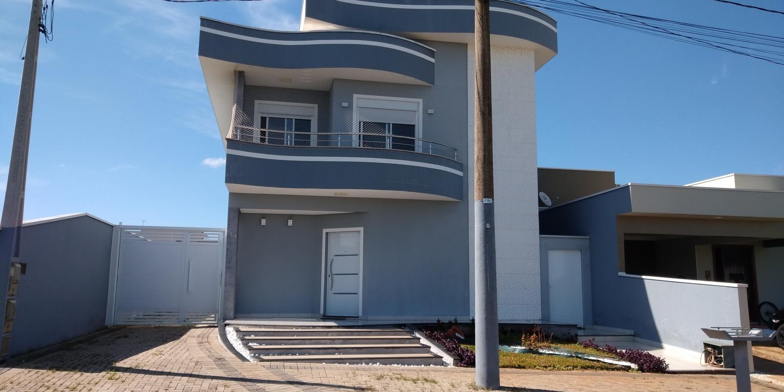 Lindo Sobrado 239 m² em terreno de 500 m² no Residencial Jacarandá